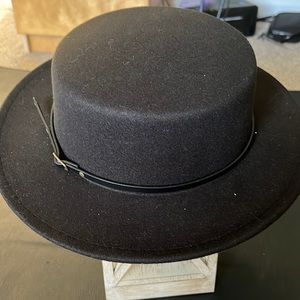 flat-top wide brim fedora hat